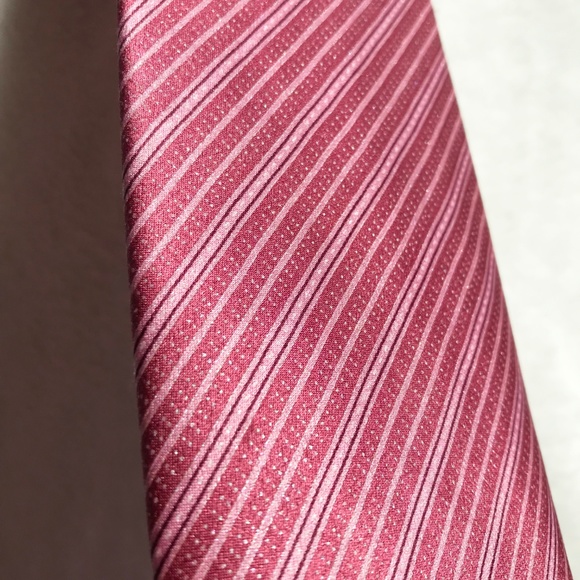 Brioni Handmade 100% Silk Tie - Deep Pink - Picture 3 of 7